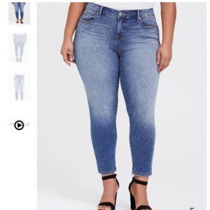 Torrid Girlfriend Jean, Light Wash, 18XS